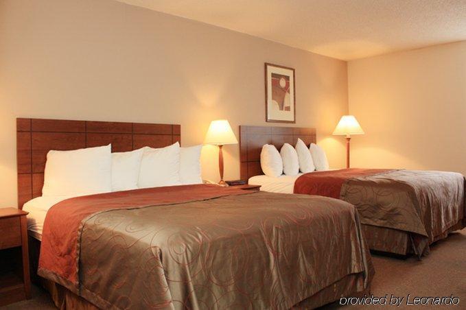 Ramada By Wyndham Bismarck Hotel Стая снимка