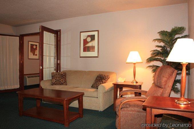 Ramada By Wyndham Bismarck Hotel Стая снимка